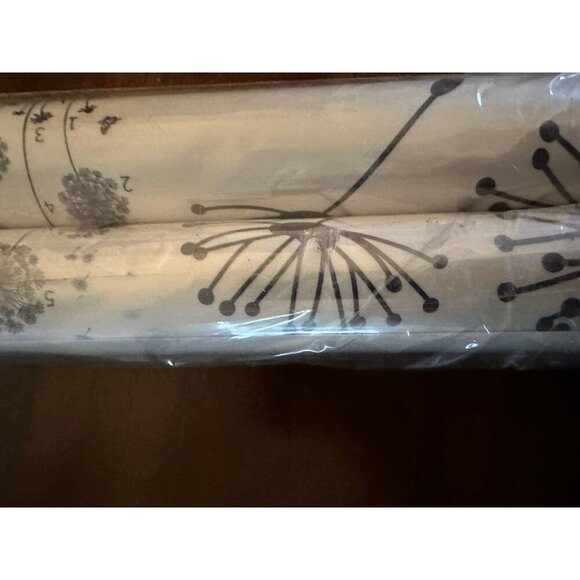 Dandelion and Butterfly wall decals - 2 rolls - black and white - Picture 4 of 6